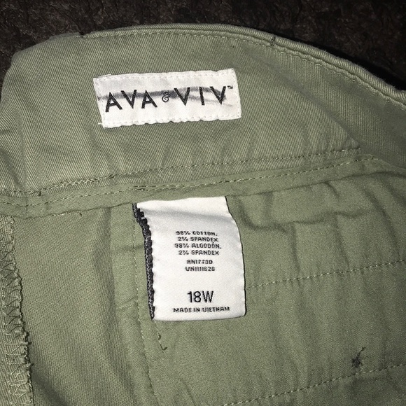 New Ava and Viv Women's Plus Size Chino Shorts 18W - Picture 4 of 6